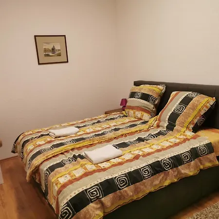 ゲストハウス 1-zimmer 3*